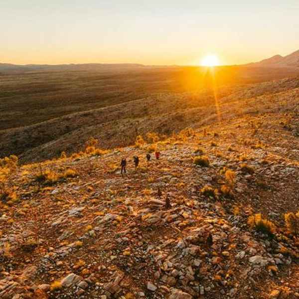 Redbank Gorge – Rwetyepme / Mount Sonder