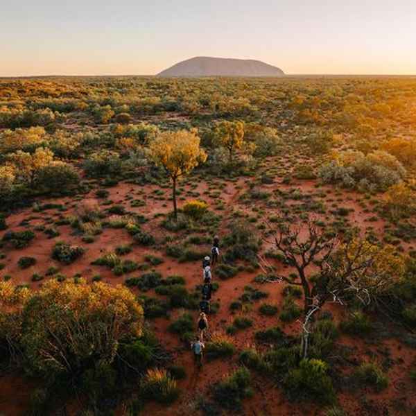 Uluṟu Base Walk and Cultural Centre Visit