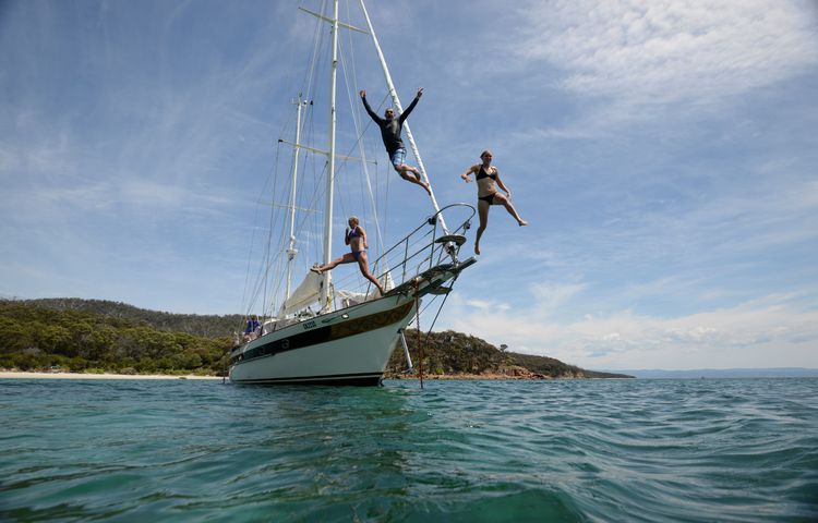 Wineglass Bay Sail Walk