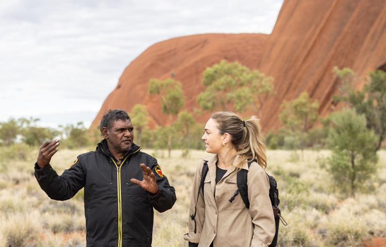 Guided walks in Uluṟu-Kata Tjuṯa
