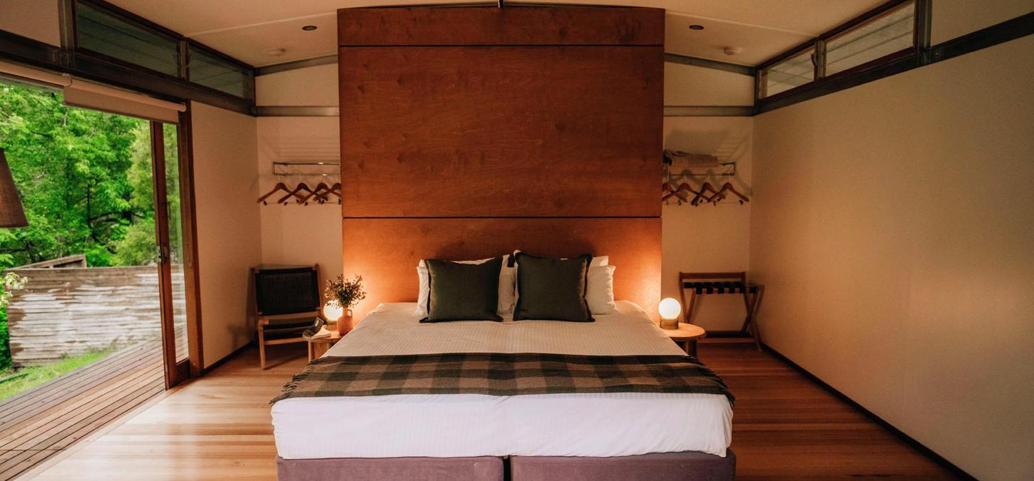 Twelve Apostles Lodge Walk, bedroom, king bed,