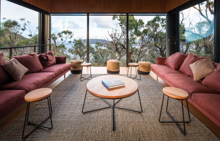 Crescent Lodge, Three Capes Lodge Walk lounge