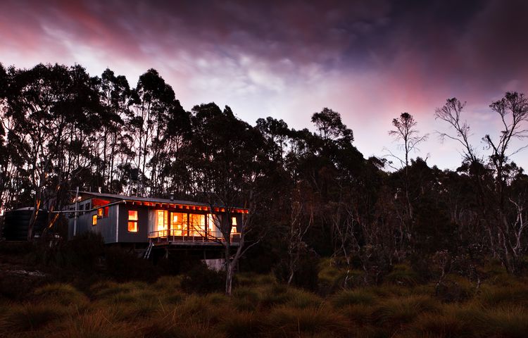 cradle mt night time hut