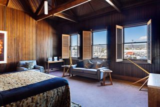 Henry Jones Hotel